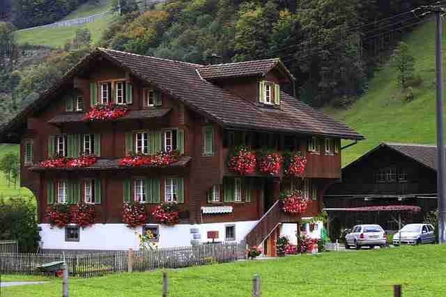 chalet-g741ad4a04_640